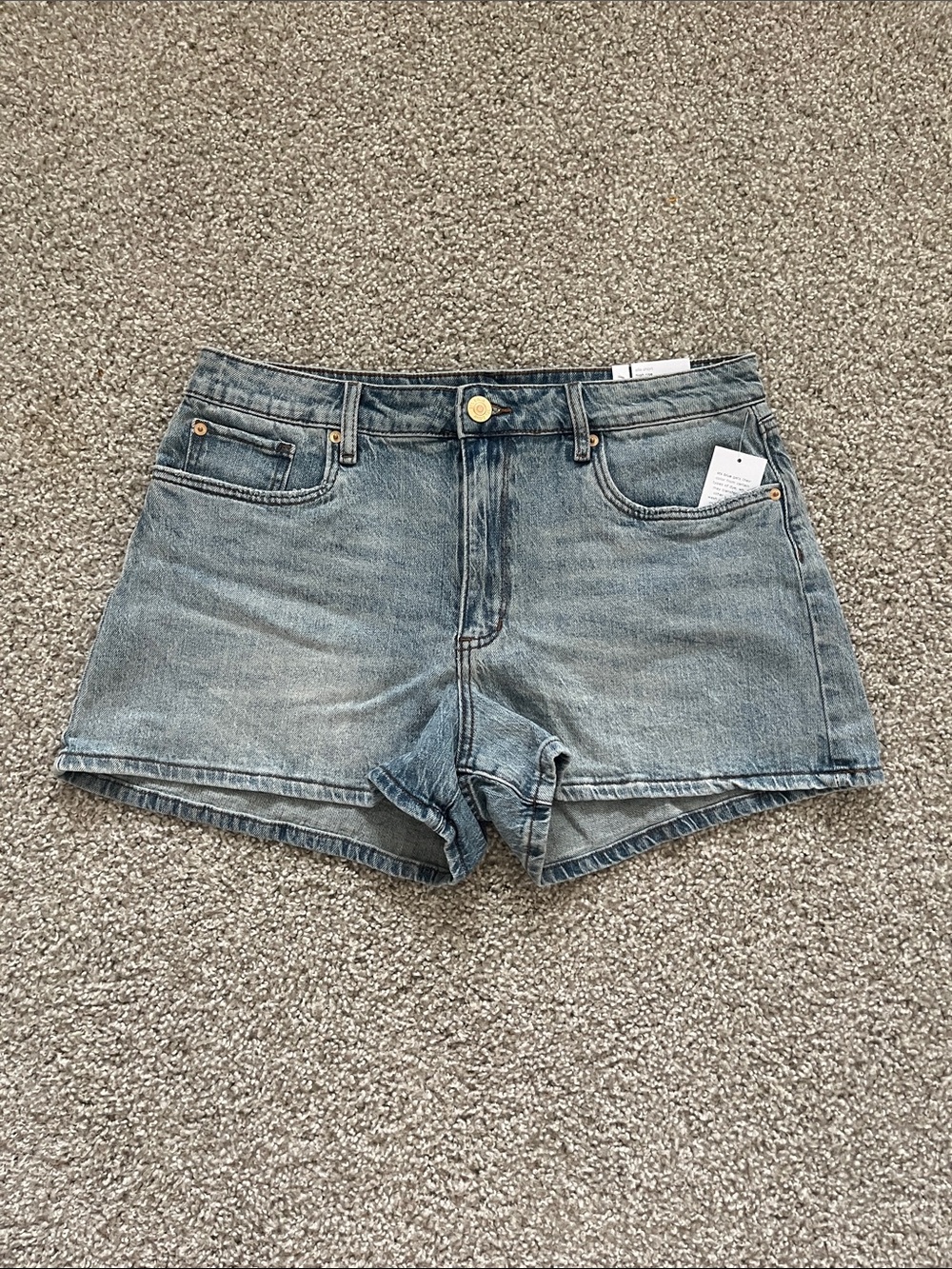 STS Blue Light Wash Elle High Rise Shorts Size 31 NWT